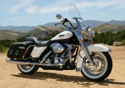 Harley-Davidson FLHRC Road King Classic